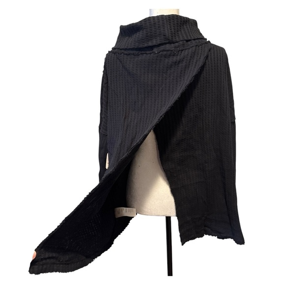 Free People Juicy Long Sleeve Cowl Neck Oversized Black Thermal Top Size S - Picture 9 of 9